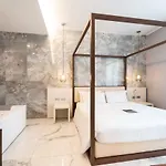 Castello Hotel